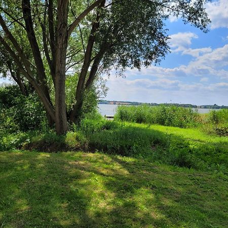 Domek Nad Jeziorem Przy Lini Brzegowej Gorowychy, Pomorze Villa Exterior foto