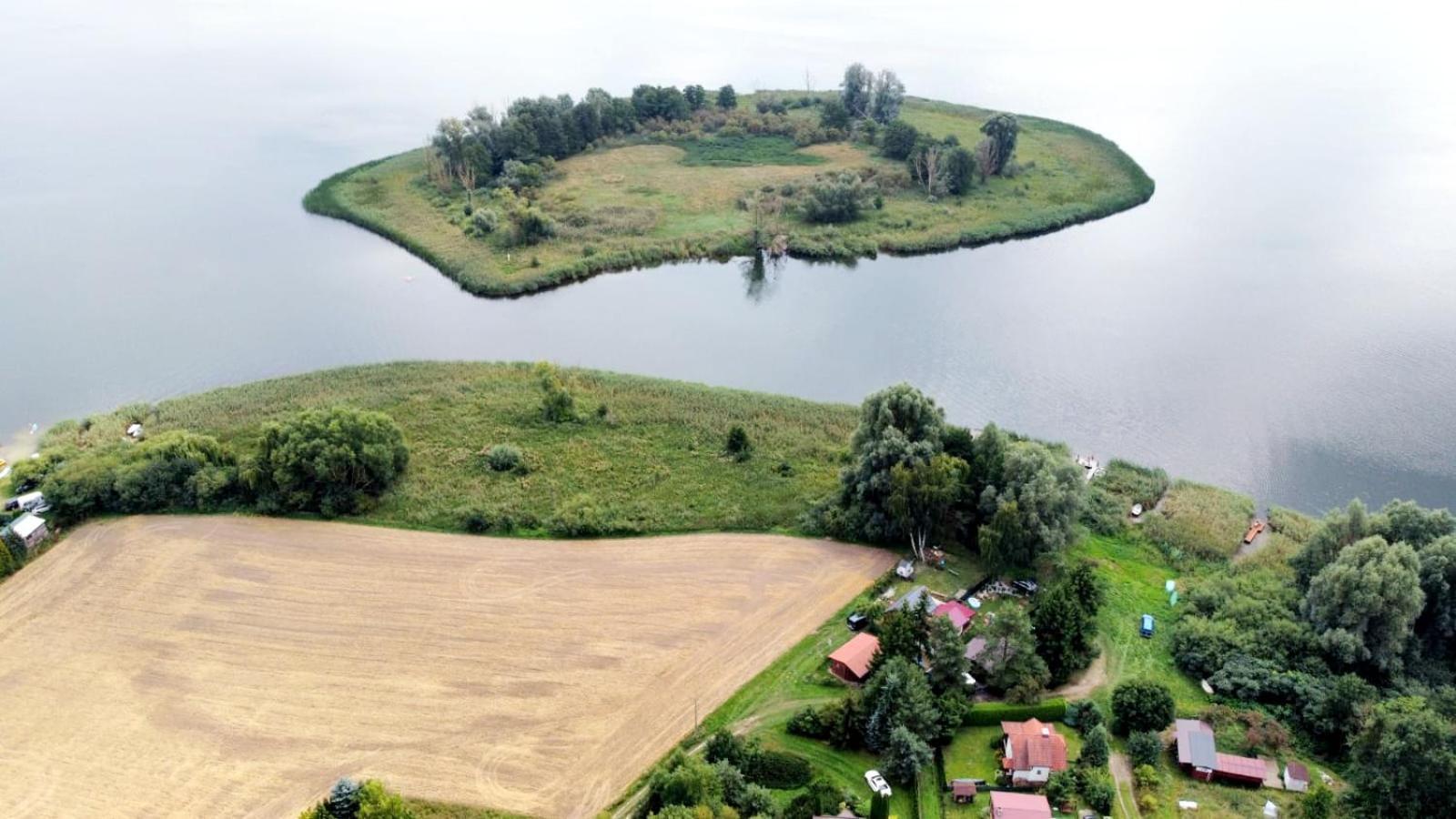 Domek Nad Jeziorem Przy Lini Brzegowej Gorowychy, Pomorze Villa Exterior foto