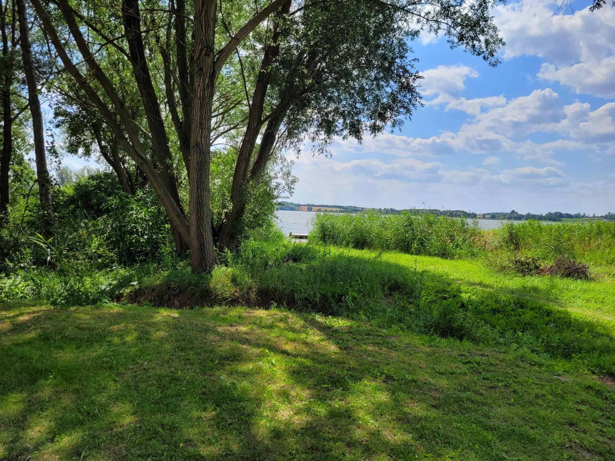 Domek Nad Jeziorem Przy Lini Brzegowej Gorowychy, Pomorze Villa Exterior foto